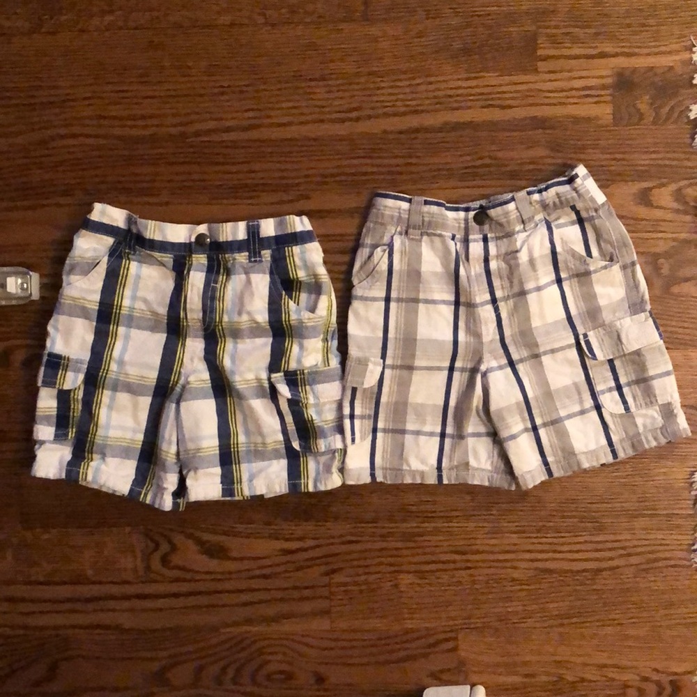 SOLD: 5/$25🟡 Two Boys Plaid Shorts